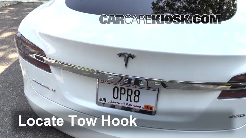 2017 Tesla S 90D Electric Levantar auto Usar el gato para levantar el auto